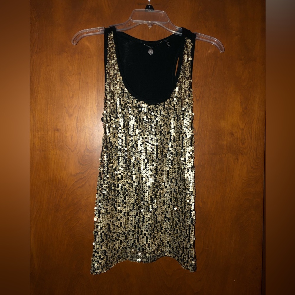 Buckle BKE boutique gold sequin top. Size M. NWOT - Picture 1 of 12